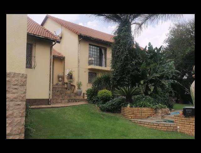 4 BEDROOM HOUSE FOR SALE IN GLENVISTA